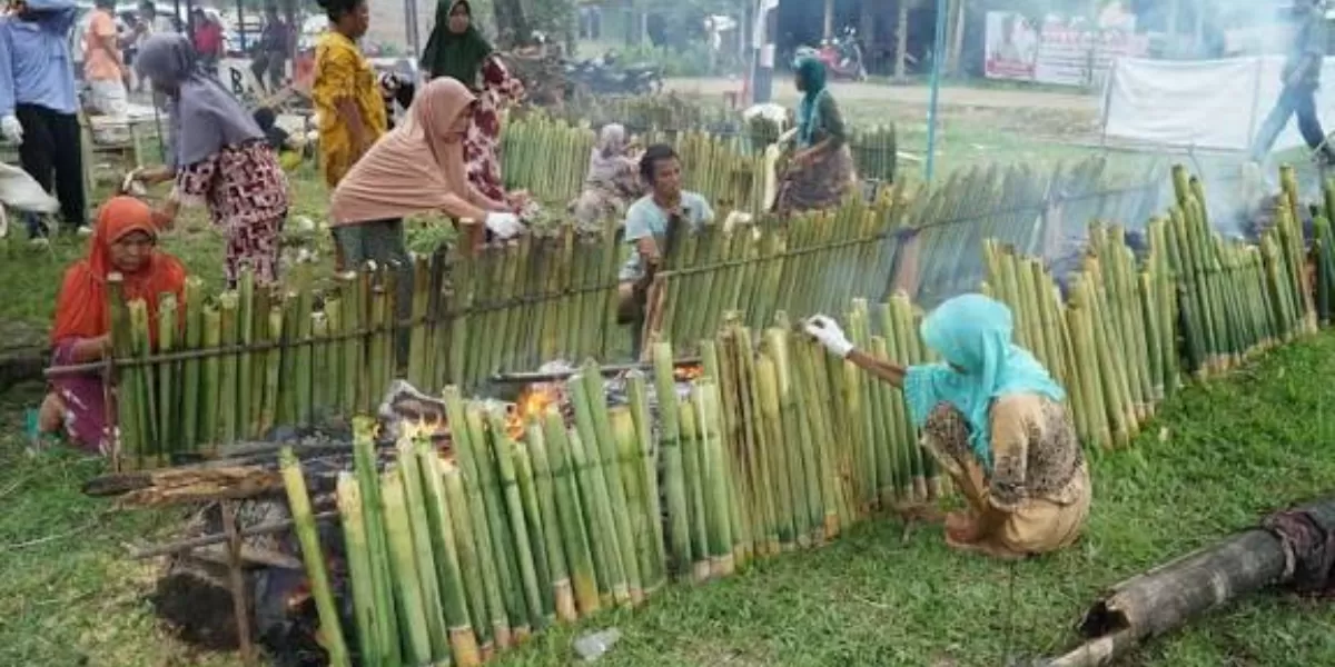 Tradisi unik Malamang dari Padang  (YouTube Penerang Qolbu )