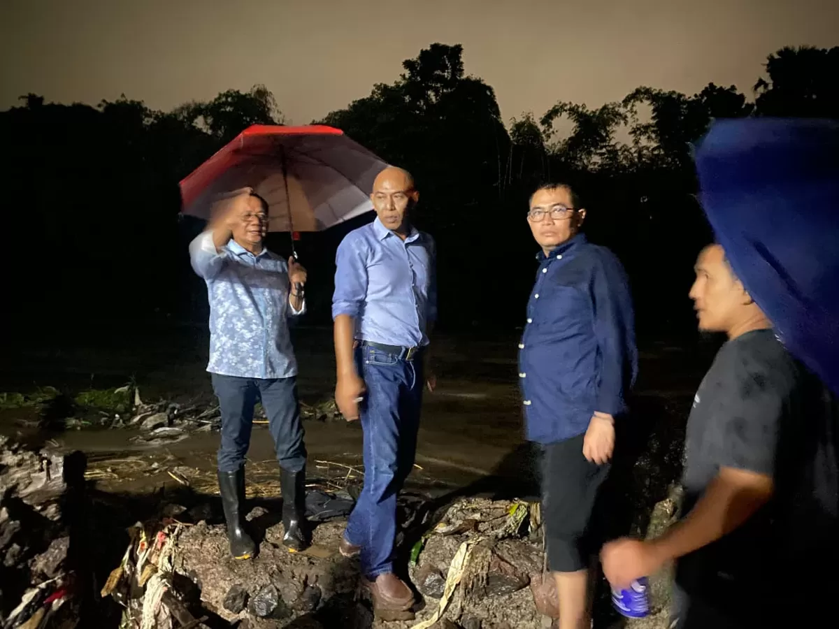 Satgas Infrastruktur dan tata ruang saat melakukan sidak. (Dok Diskominfo Jember)