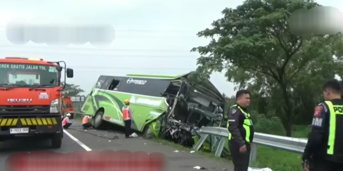 Kecelakaan maut bus SPPG di Tol Cipali  (YouTube KOMPASTV )
