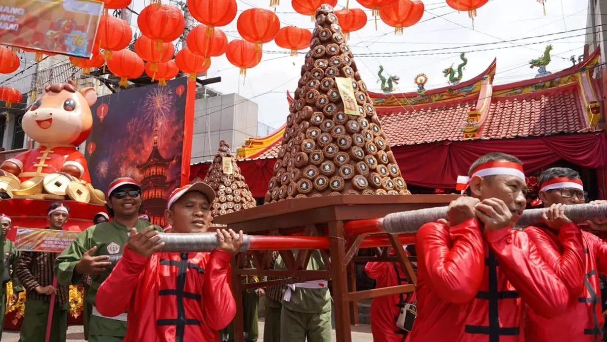 Potret Grebeg Sudiro, tradisi unik yang rutin digelar pada perayaan Imlek di Kota Solo sebagai kulturasi budaya Jawa dan Tionghoa menyambut Tahun Baru China (Instagram/grebeg_sudiro)