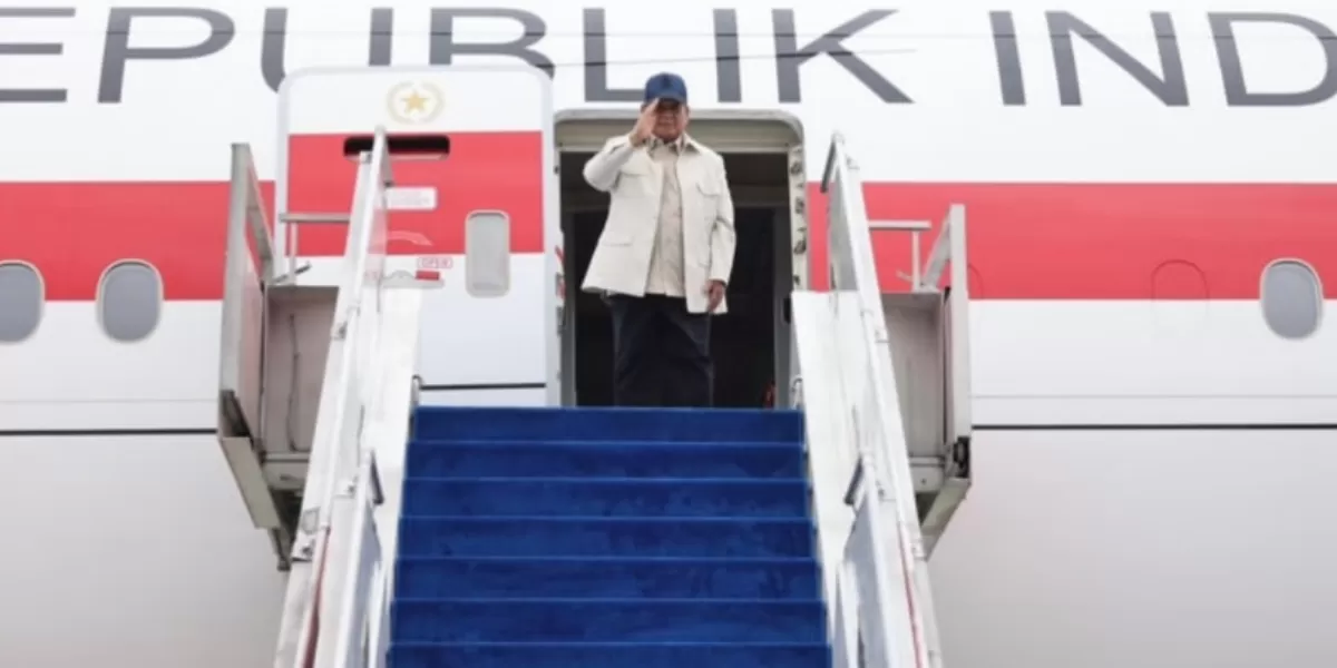 Presiden Prabowo Subianto saat akan bertolak ke Washington DC, Amerika Serikat pada Senin, 16 Februari 2026.  (Instagram/presidenrepublikindonesia)