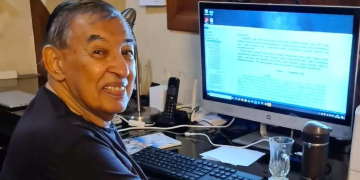 Potret Quraish Shihab yang sudah berusia 82 tahun, Najwa Shihab ungkap kebiasaan abinya yang rutin dilakukan setiap hari. (Instagram/najwashihab)