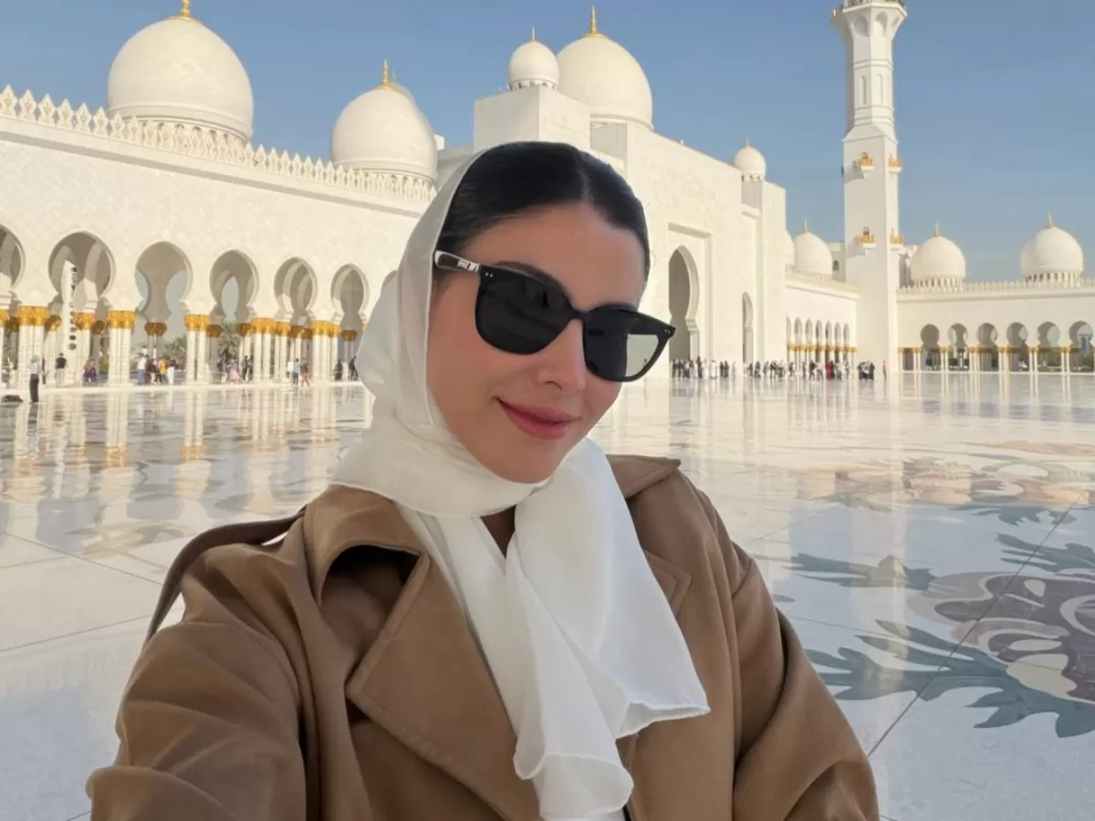 Potret Medina Dina di Abu Dhabi. (Instagram/@medinadinaaa)