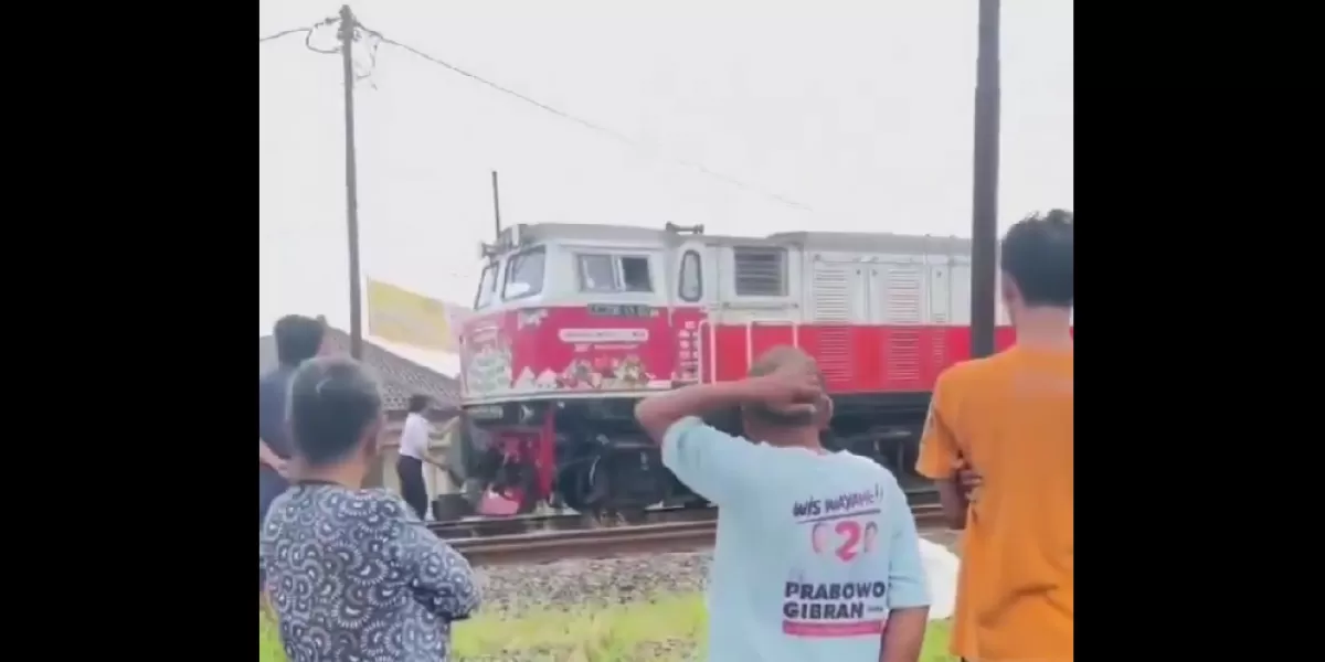Suasana di lokasi perlintasan rel Kedungmiri Batang usai insiden tragis yang merenggut tiga nyawa remaja (X/Jateng_Twit)