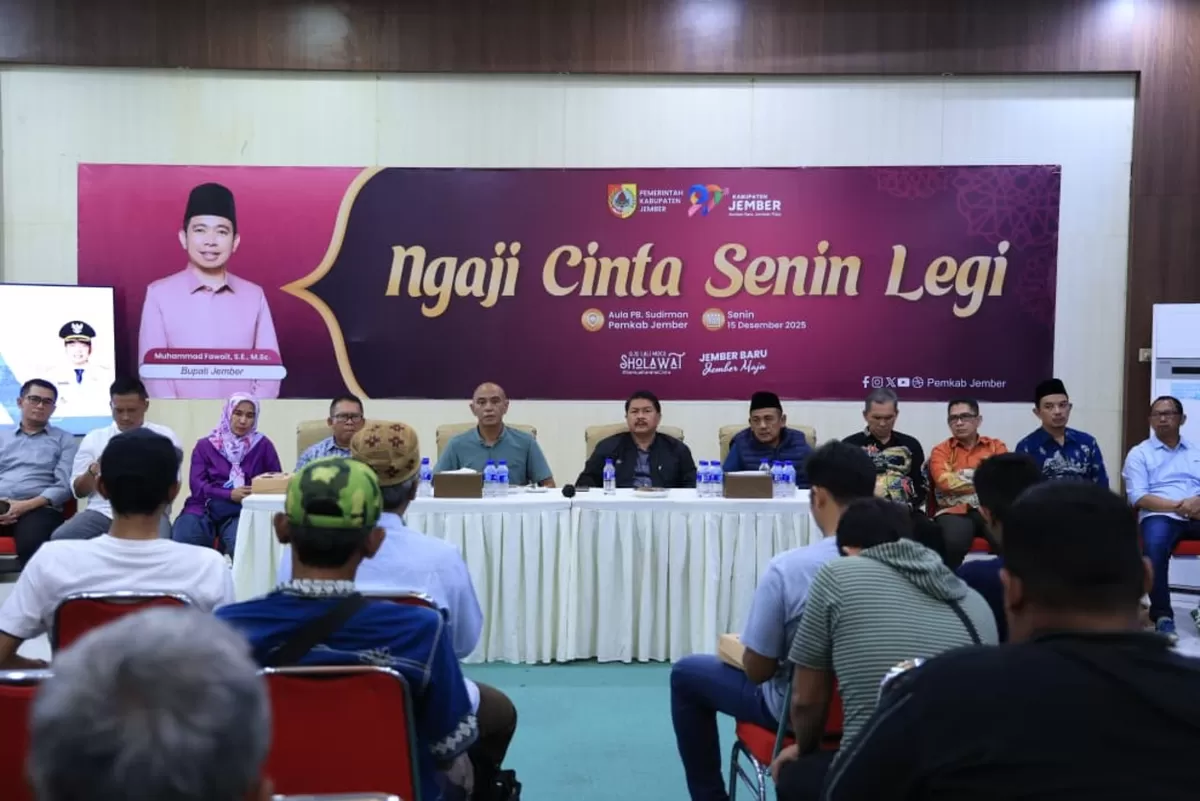 Satgas Infrastruktur dan Tata Ruang saat melakukan mediasi bersama warga terdampak banjir. (Dok Diskominfo Jember)