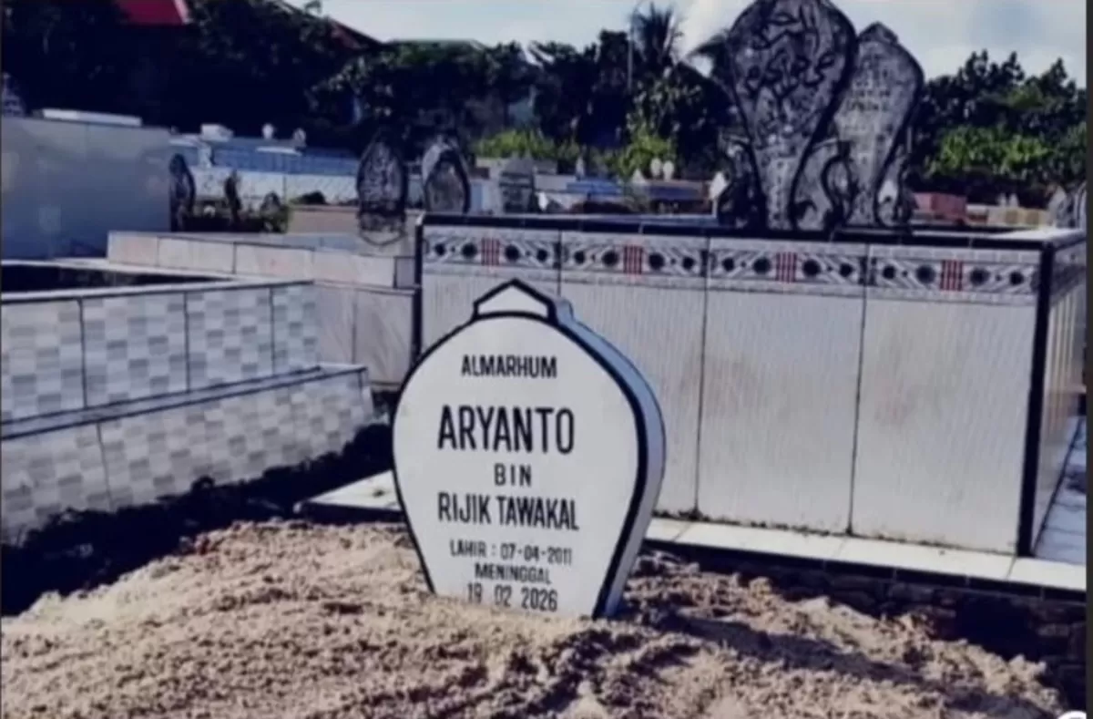 Potret makam pelajar MTs di Tual, Maluku, dikatakan mati syahid karena meninggal dalam kecelakaan pasca dipukul oknum brimob  (Instagram/hellochildren)