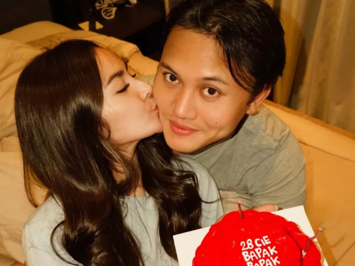 Potret ultah Rizky Febian yang ke-28 bersama Mahalini. (Instagram/@mahaliniraharja)