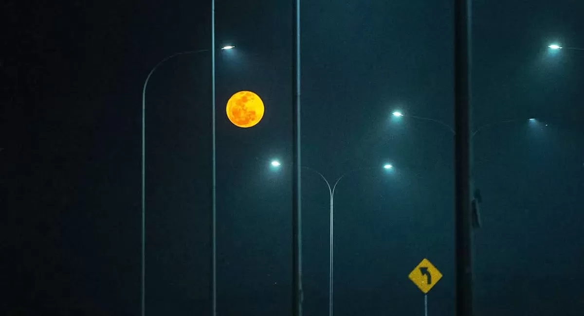 ILustrasi Blood Moon, salah satu fenomena unik yang menghiasi langit Ramadhan 2026 yang bisa diamati di Indonesia (Instagram/manusianlangit)