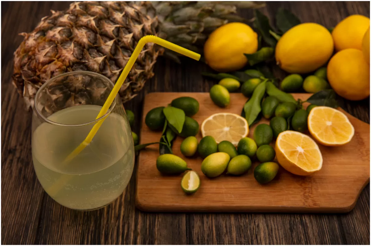 ILUSTRASI - Resep Jus Nanas Jeruk Nipis yang Enak dan Segar (freepik/stockking)