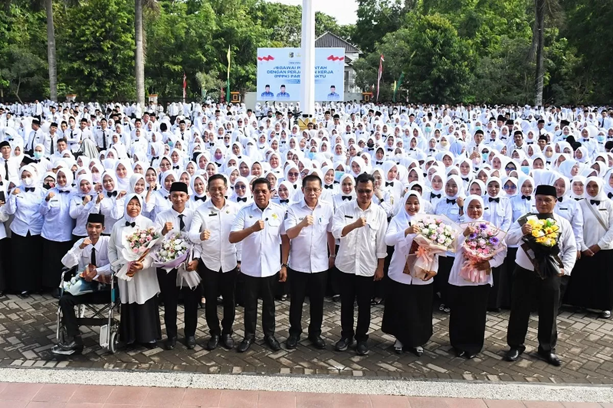 10.998 PPPK Paruh Waktu Kabupaten Lombok Timur, NTB terima SK pengangkatan  (Pemkab Lotim)
