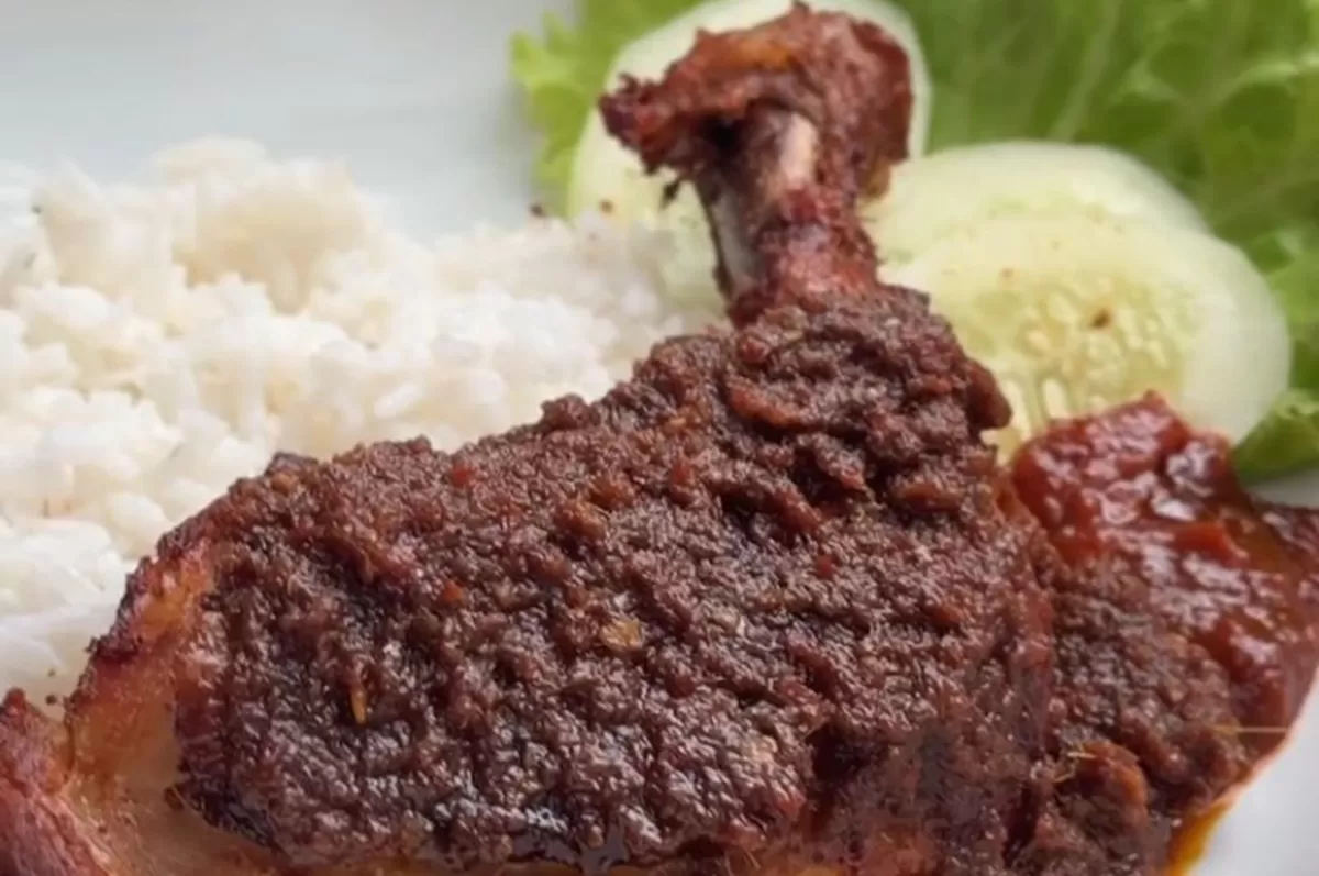 Resep Ayam Bumbu Ireng (IG @martinpraja)