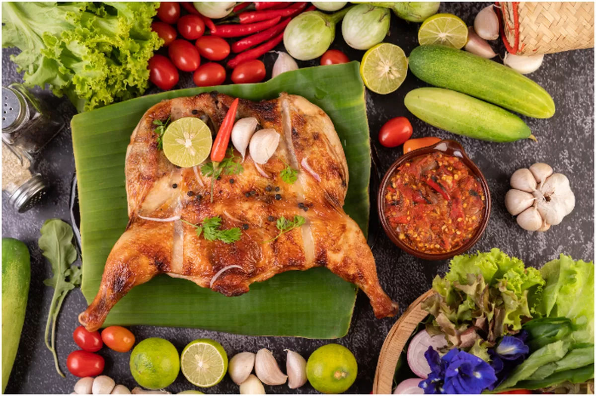 ILUSTRASI - Resep Ayam Bakar Bumbu Bali yang Enak. (freepik/jcomp)
