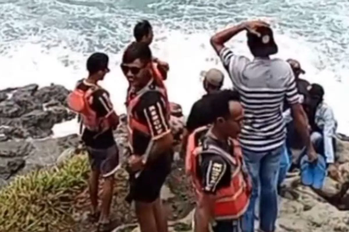 Dua Nelayan Hilang di Pantai Selatan Gunungkidul Yogyakarta (IG @sekilas_gunungkidul)