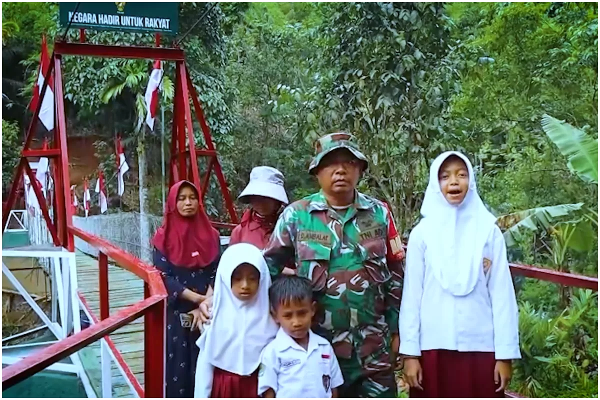 Jembatan Gantung Ciharuman telah rampung dibangun sehingga anak-anak dan warga dapat beraktivitas dengan lebih aman dan nyaman. (IST)
