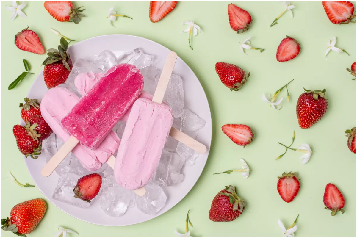 ILUSTRASI - Resep Ice Lolly Strawberry. (freepik/freepik)