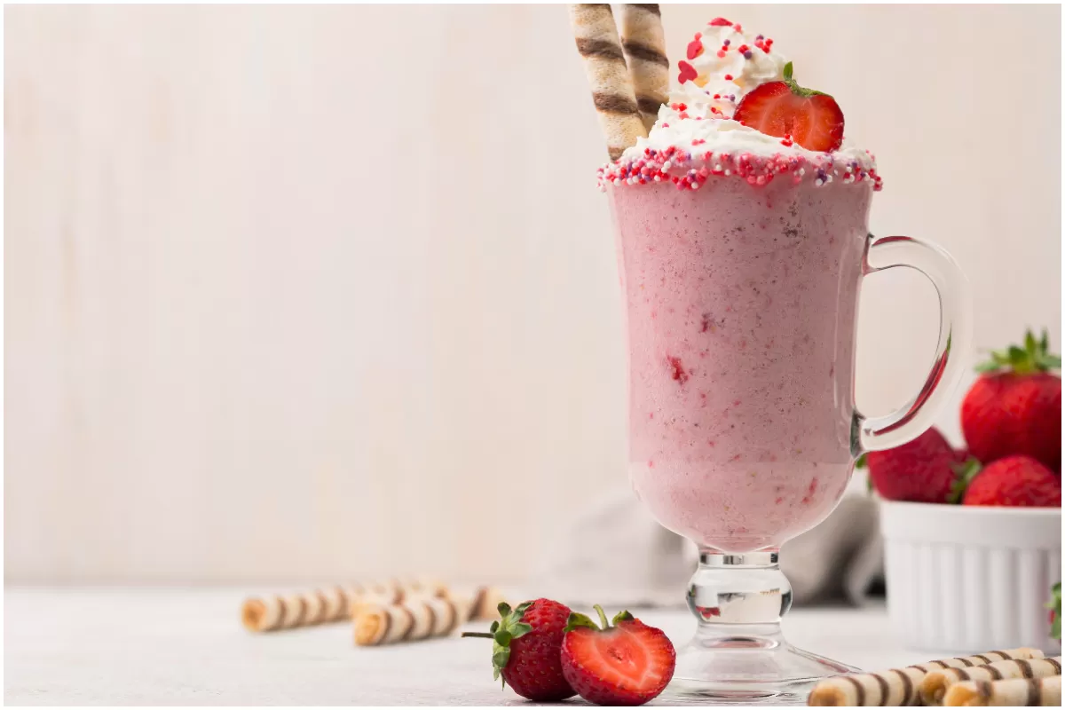 ILUSTRASI - Resep Strawberry Latte (freepik/freepik)