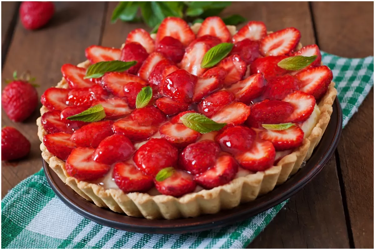 ILUSTRASI - Resep Pie Strawberry (freepik/timolina)