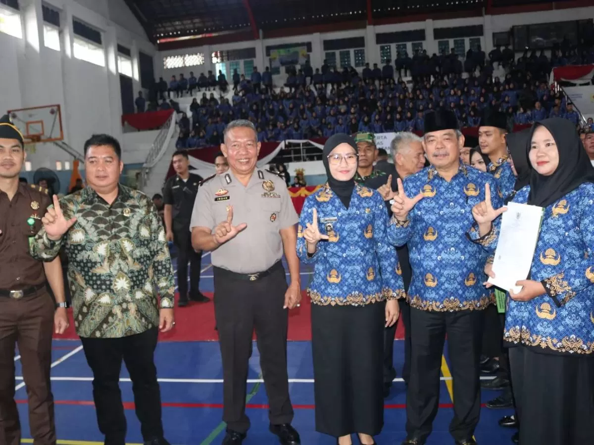 Ribuan guru honorer dan tenaga teknis Kabupaten Lahat terima SK PPPK Paruh Waktu (Pemkab Lahat)