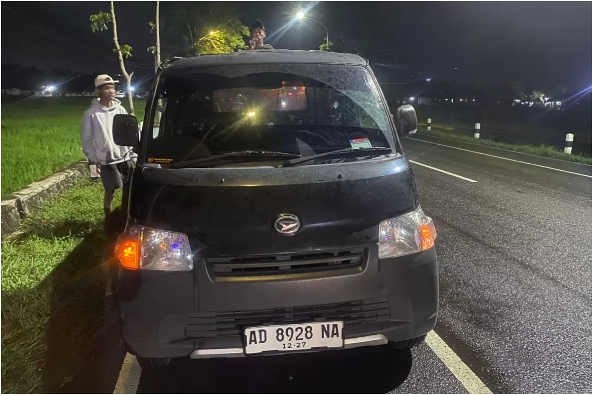 Mobil Daihatsu Grand Max mengalami kecelakaan tunggal, Rabu malam, 21 Januari 2026 di Jalan Raya Wonogiri&ndash;Selogiri, Kelurahan Krisak, Kecamatan Selogiri, Kabupaten Wonogiri, Jawa Tengah. (polreswonogiri.id)