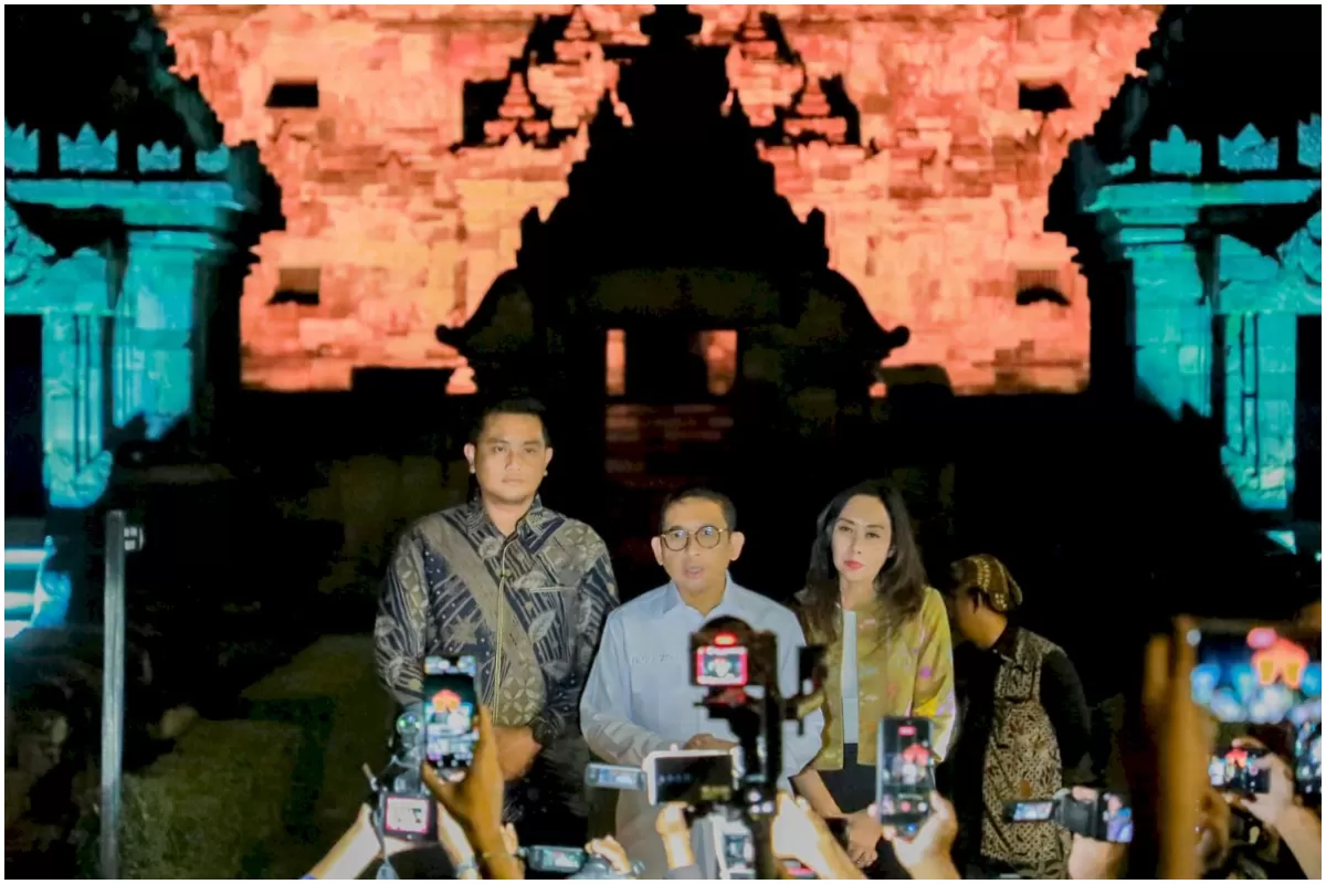Menteri Kebudayaan Republik Indonesia, Fadli Zon meresmikan pengembangan Tahap I kawasan Candi Plaosan, di Dukuh Plaosan, Desa Bugisan, Kecamatan Prambanan, Kabupaten Klaten, Rabu, 21 Januari 2026. (prokopim.klaten.go.id)