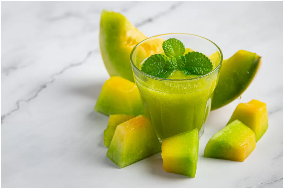 ILUSTRASI - Resep Melon Breeze Smoothie (freepik/jcomp)