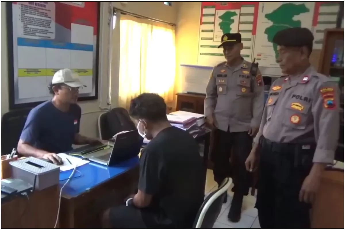 Pelaku pembobolan kotak infak masjid di Kabupaten Klaten, Jawa Tengah berhasil ditangkap polisi, Senin, 26 januari 2026. (Portaloka.id/WKP)