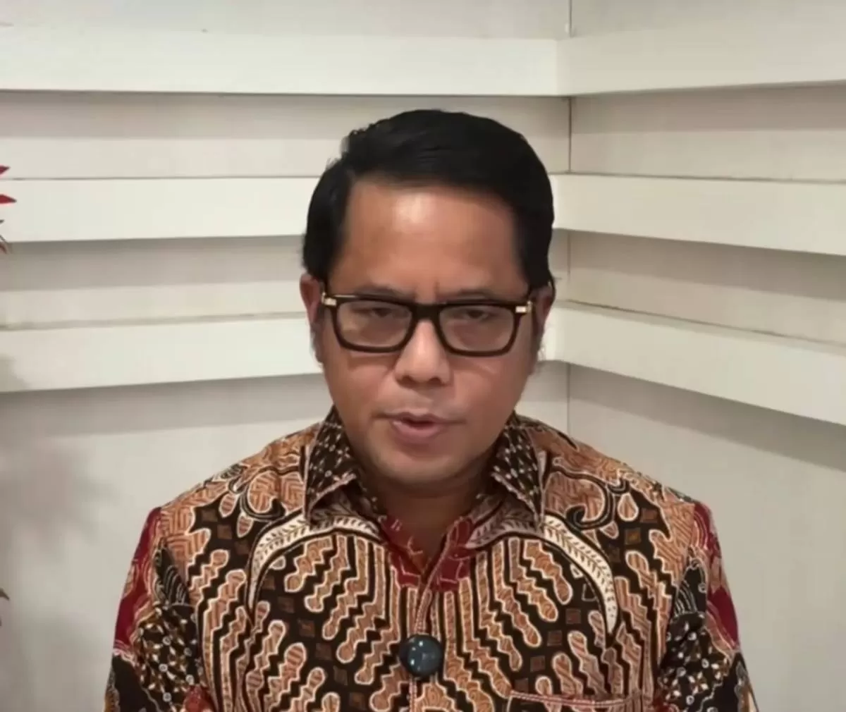 Sekjen Kemenag Kamaruddin Amin sampaikan maaf secara lisan kepada guru madrasah (Instagram @kamaruddin_amin)