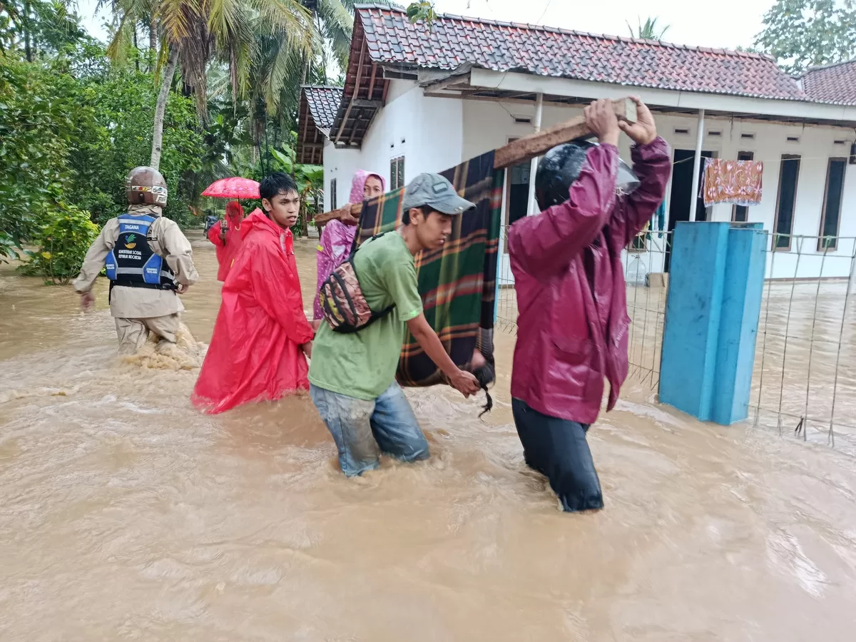 Banjir merendam sejumlah desa di Kecamatan Pamarican, Kabupaten Ciamis (TAGANA Ciamis)