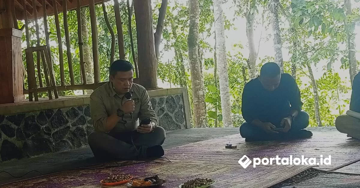 Forum Diskusi Group mendiskusikan Roapmap Ekonomi Hijau di Kabupaten Ciamis, Selasa, 17 Februari 2026 di Saung Ruang Riung Leuwi Keris (Portaloka.id/Bang Sufi)