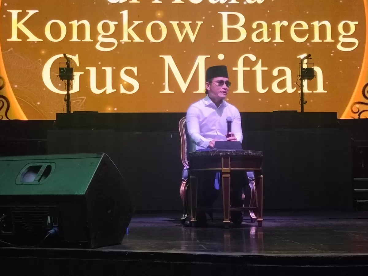Gus Miftah buka puasa bersama pekerja Colosseum Jakarta (Ist)