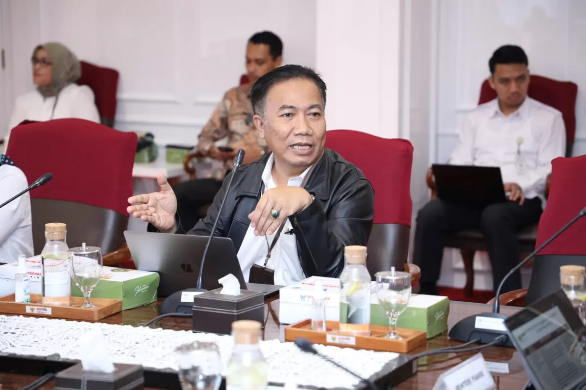 Deputi Bidang SDM Aparatur Kemenpan RB, Aba Subagja jelaskan boleh tidaknya PPPK mendaftar CPNS 2026 (Kemenpan RB)