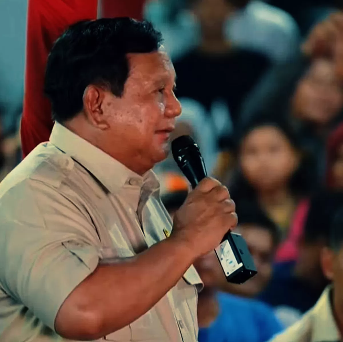 Presiden Prabowo instruksikan menteri berpencar pantau bencana Sumatera. Simbolisme kepemimpinan dari tenda pengungsian Tapanuli Selatan.