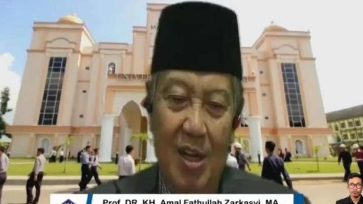 Prof. Amal Fathullah Zarkasyi, pimpinan Gontor dan cendekiawan filsafat Islam, wafat. Inilah warisan besar sang putra Trimurti bagi umat.
