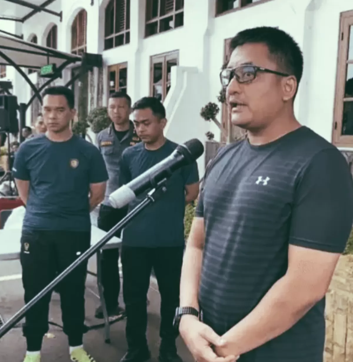 TNI usut tuntas dugaan penganiayaan Pratu Farkhan di Papua. Senior diamankan. Investigasi militer berjalan demi keadilan institusi.