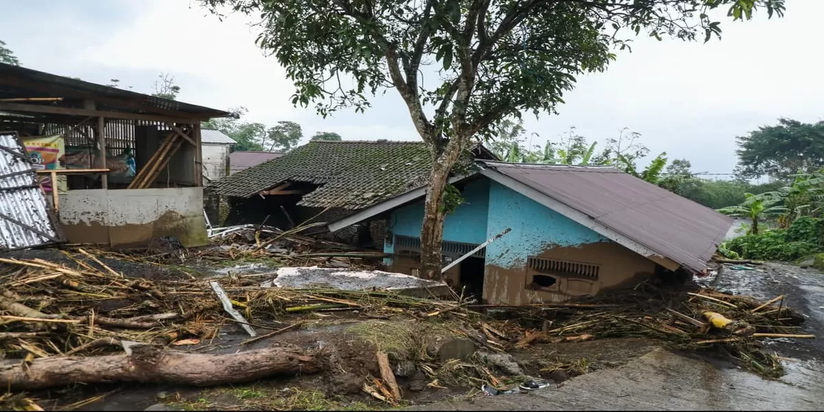 Tinjau Titik Terparah Banjir Bandang Pemalang, Taj Yasin Dorong Pemerintah Pusat Perkuat Hutan Lindung