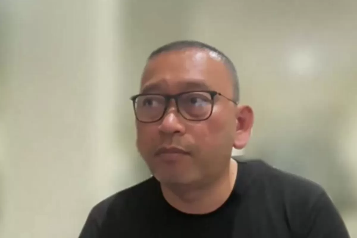 Sekjen Kemensos, Robben Rico memaparkan program sekolah rakyat kepada JPP Promedia. (Dok. Promedia)