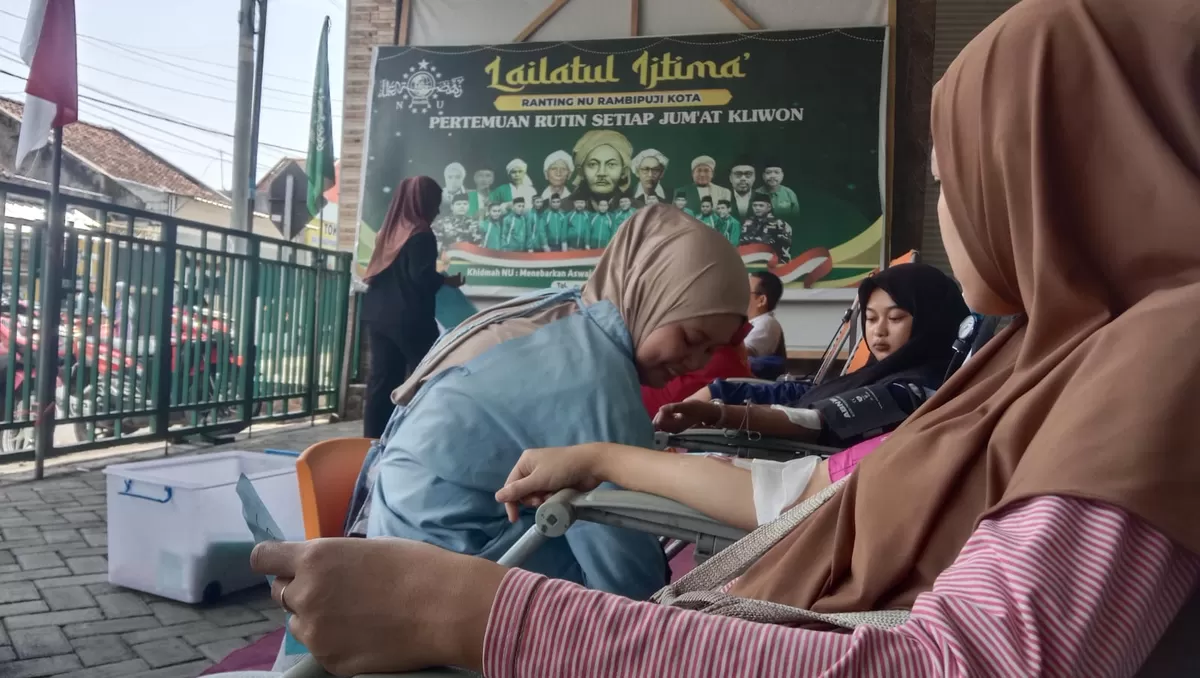 Warga NU Rambipuji Gelar Donor Darah, Sukses Sumbangkan 65 Kantong Darah. Foto istimewa Pandhalungan 