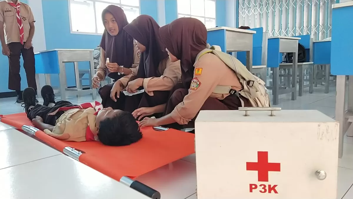 Pelajar SMPN 3 Puger gelar Simulasi Bencana Tsunami. Foto istimewa pandhalungan.com