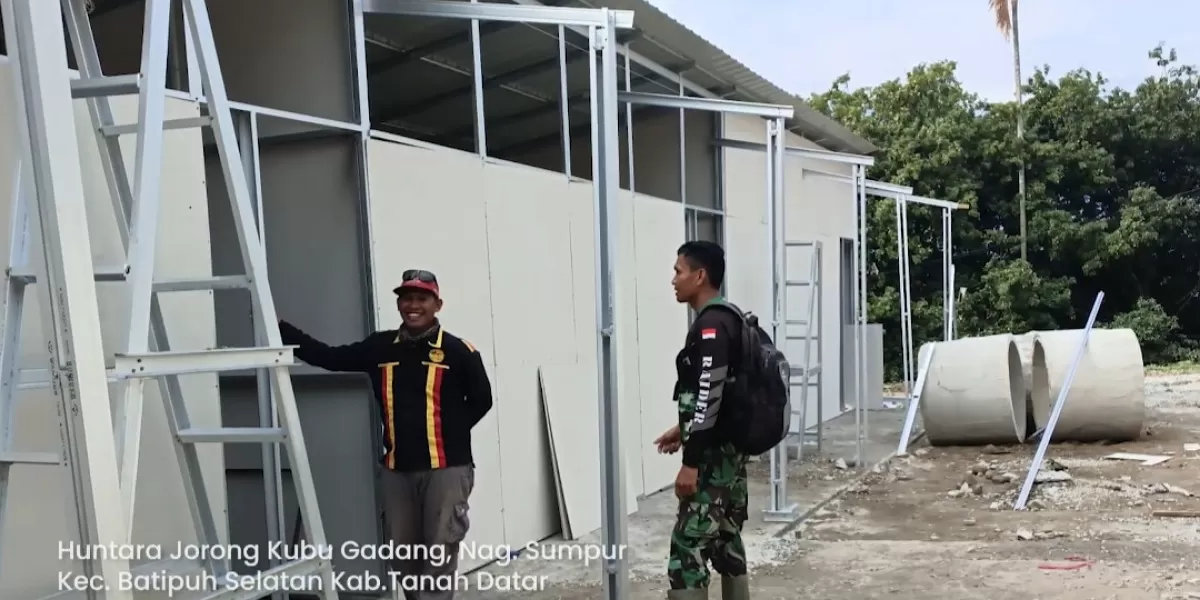 Masuk Tahap Pemulihan, Pembangunan Huntara di Sumbar Terus Dilanjutkan. Foto istimewa pandhalungan.com