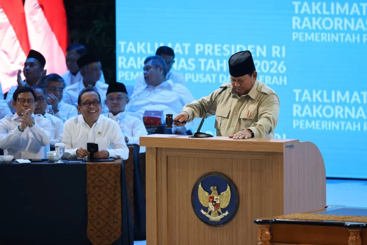 Gagas Gerakan Indonesia ASRI, Prabowo Minta Pemda Atensi Baliho dan Spanduk Demi Keindahan Kota: Tertibkan! Foto istimewa pandhalungan.com