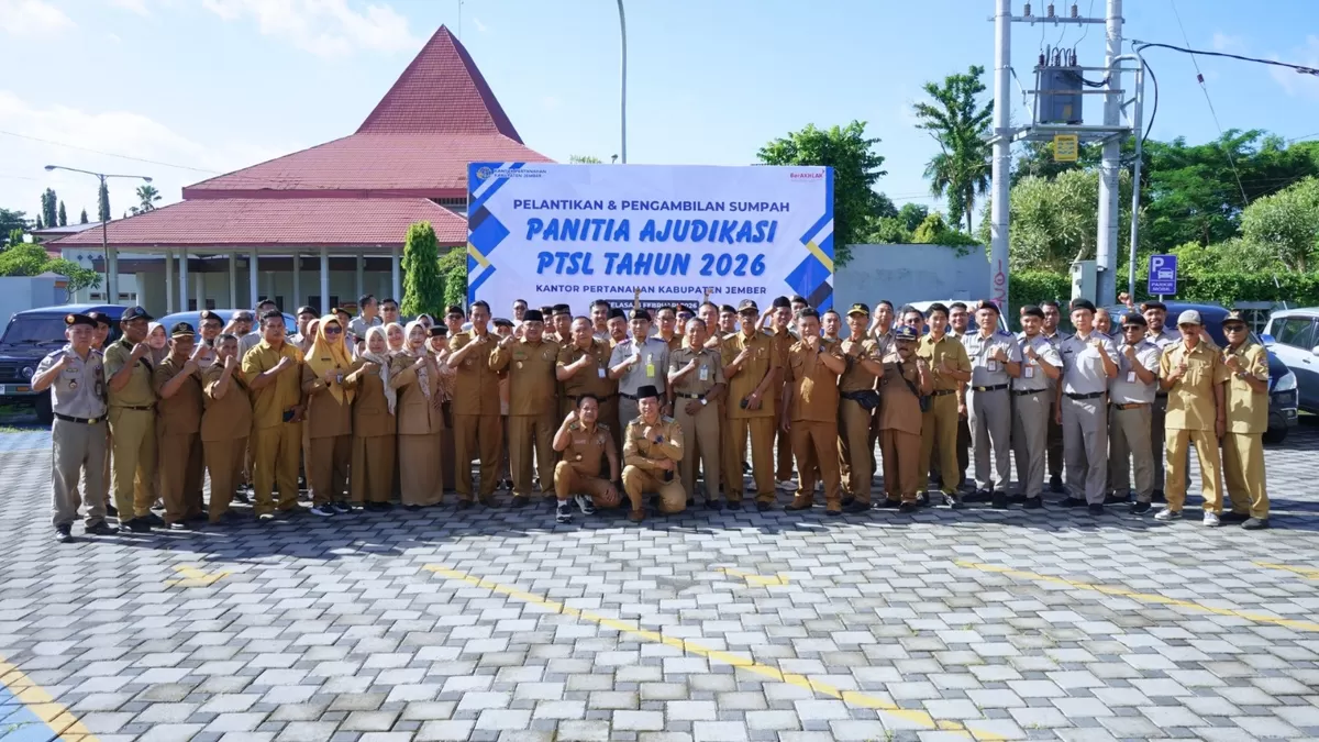 Kepala Kantor ATR/BPN Jember Lantik dan Ambil Sumpah Panitia Ajudikasi PTSL 2026. Foto istimewa pandhalungan.com
