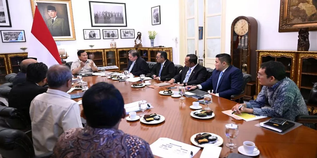 Presiden Prabowo kumpulkan sejumlah menteri di Istana Negara (Foto: BPMI Setpres RI)