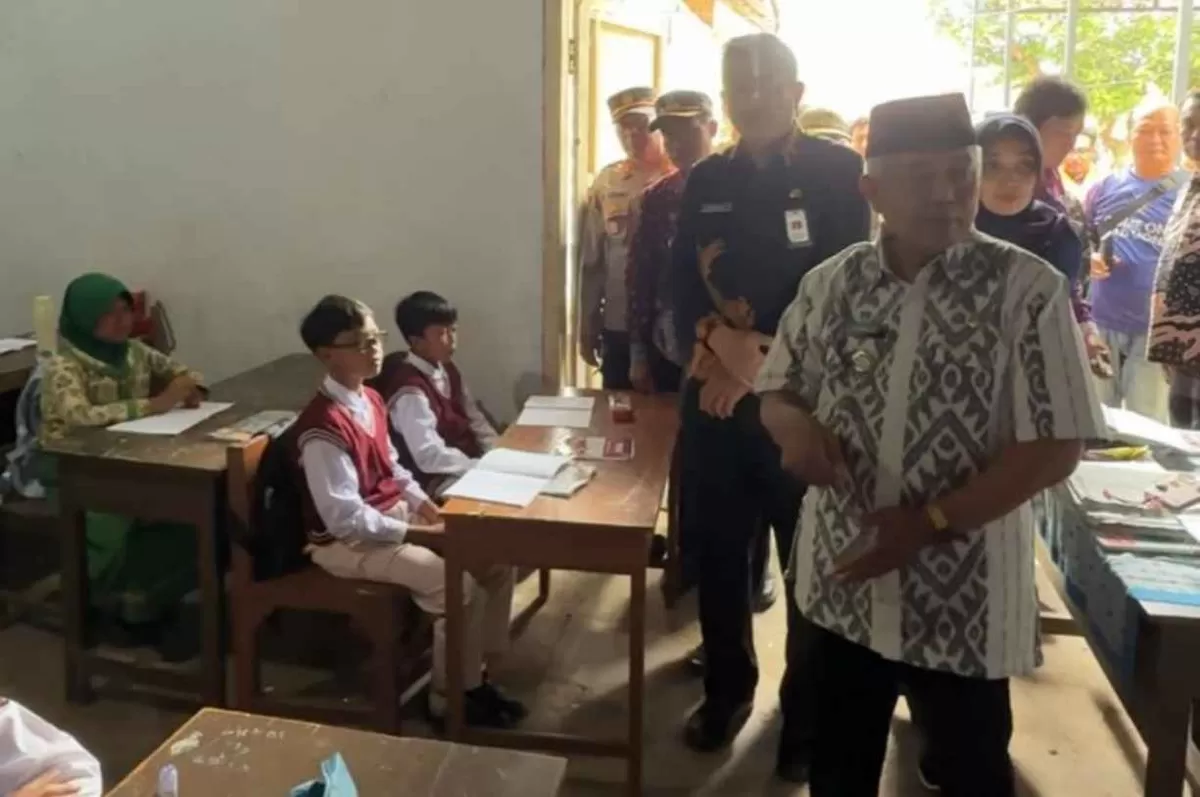 Bupati Malang Sanusi Pantau Kerusakan SDN 4 Sukowilangun dan Sekolah Satu Atap Kaliasri (Foto: malangkab.go.id)