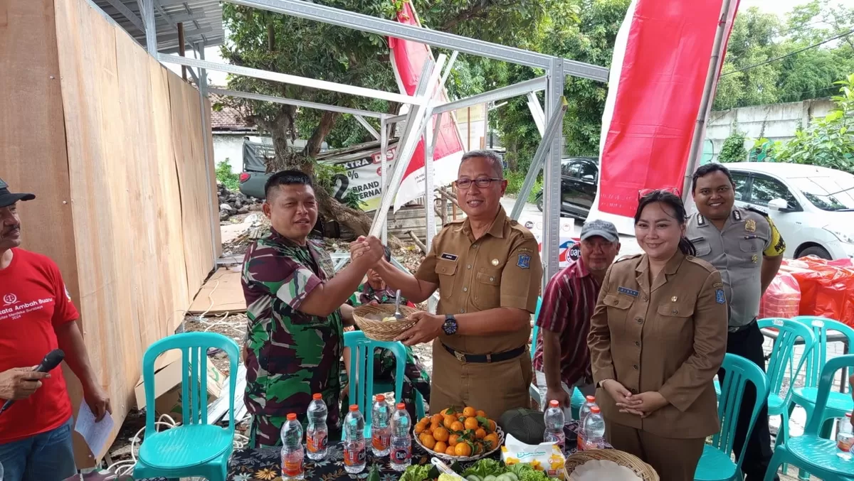 Sinergi Pemkot (Camat Karang Pilang: Ipong Wisnoe Wardono) &ndash; TNI (Danramil 0830/19 Karang Pilang, Mayor Inf Iwandono) saat peresmian pembangunan gedung Koperasi Merah Putih di Kebraon, Senin (5/1/2026 (Nawi)