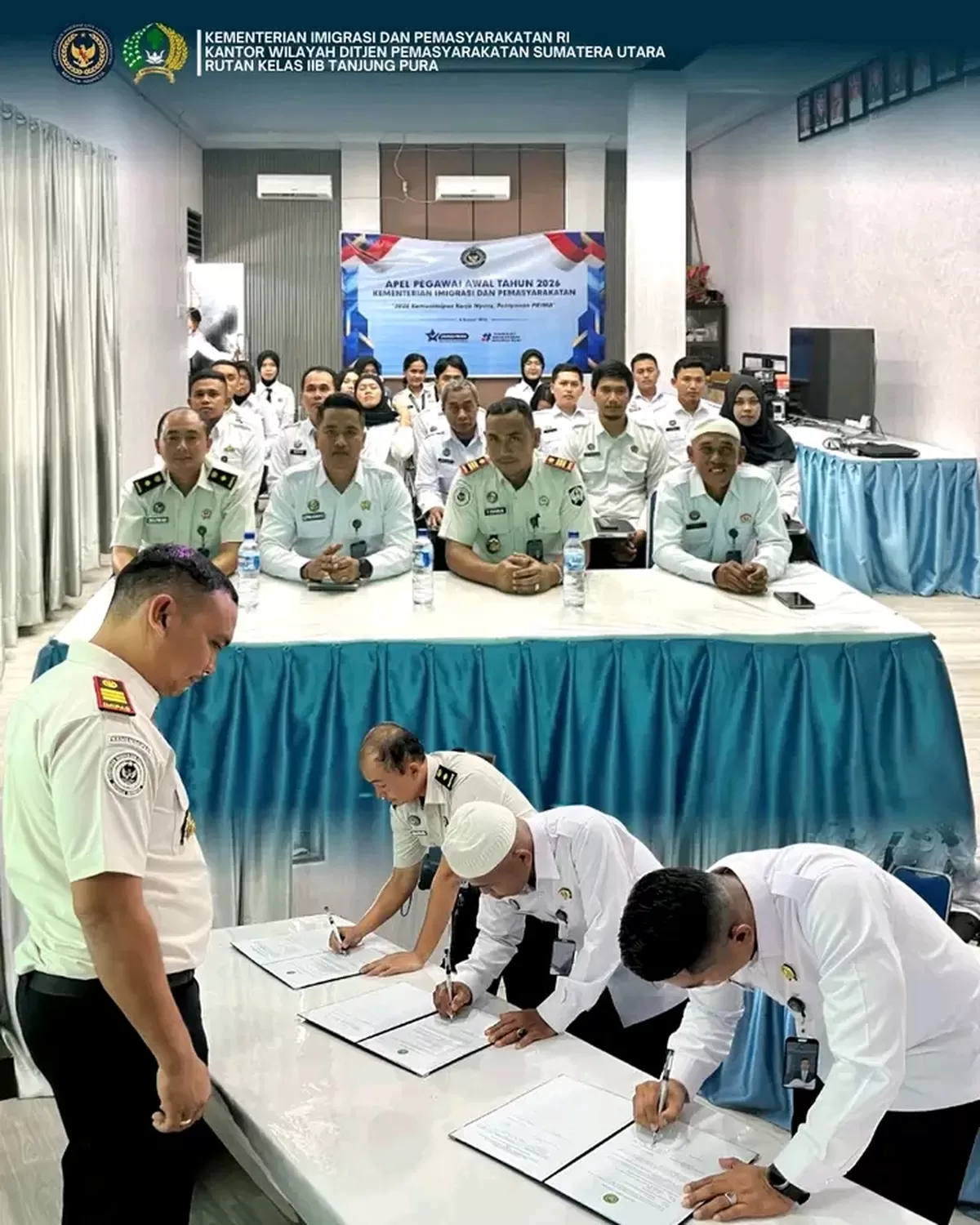 Karutan Tanjung Pura dan Jajaran Saat Mengikuti Apel Bersama dan Penandatanganan Kinerja