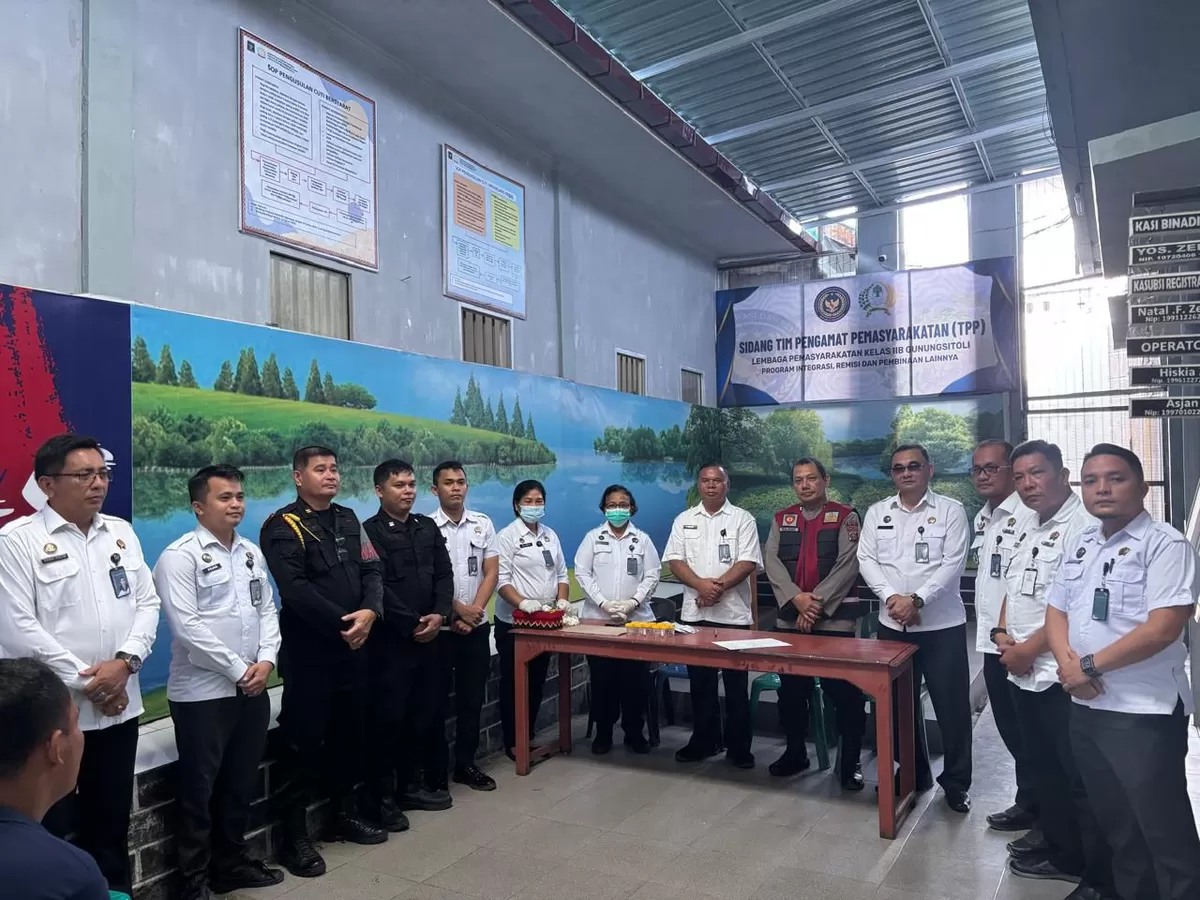 Kalapas Gunungsitoli dan Jajaran Saat Kegiatan Tes Urine