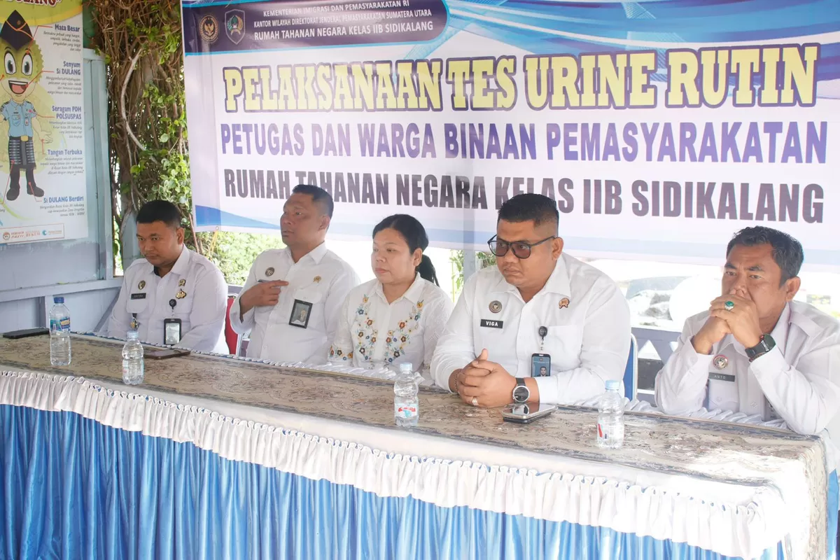 Karutan Sidikalang dan Jajaran Saat Kegiatan Tes Urine bagi Petugas dan Warga Binaan