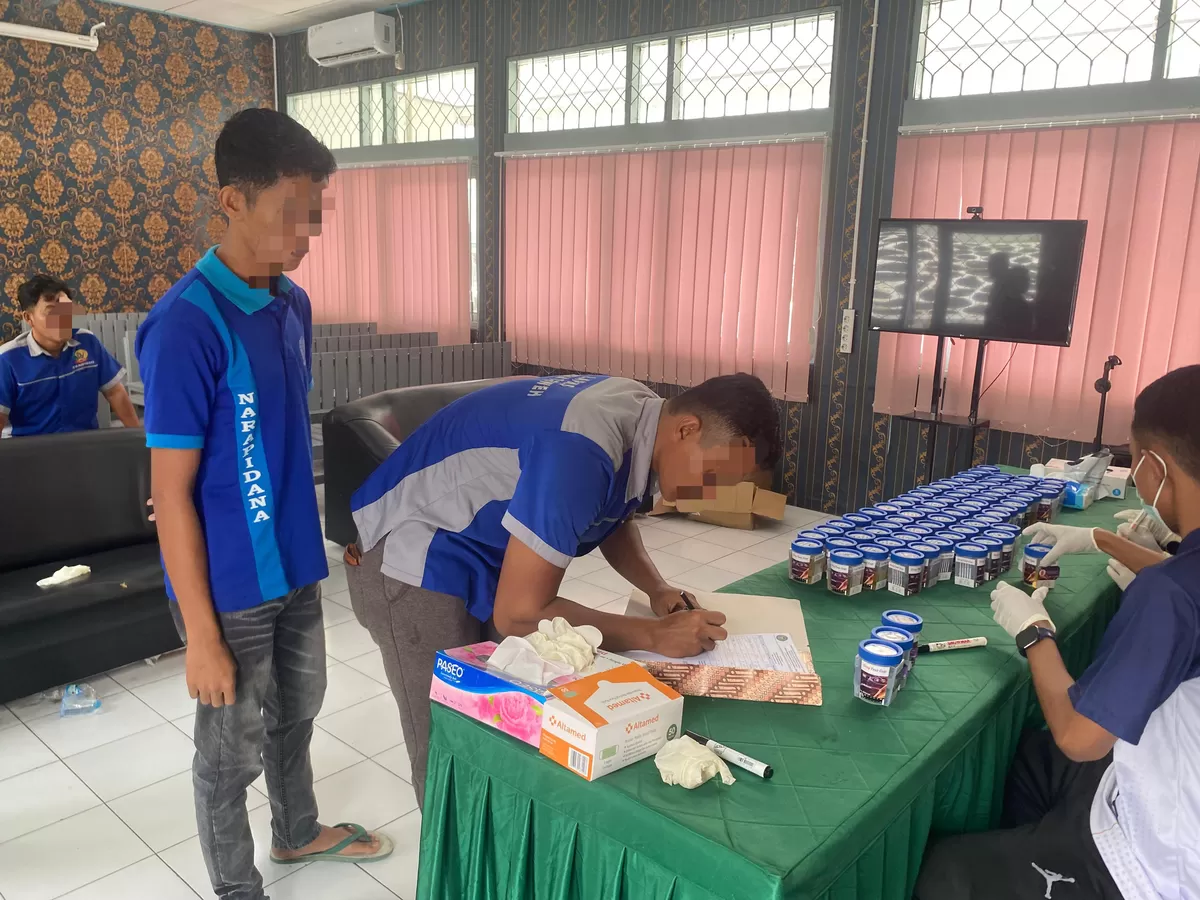Warga Binaan Lapas Muara Teweh Saat Kegiatan Tes Urine