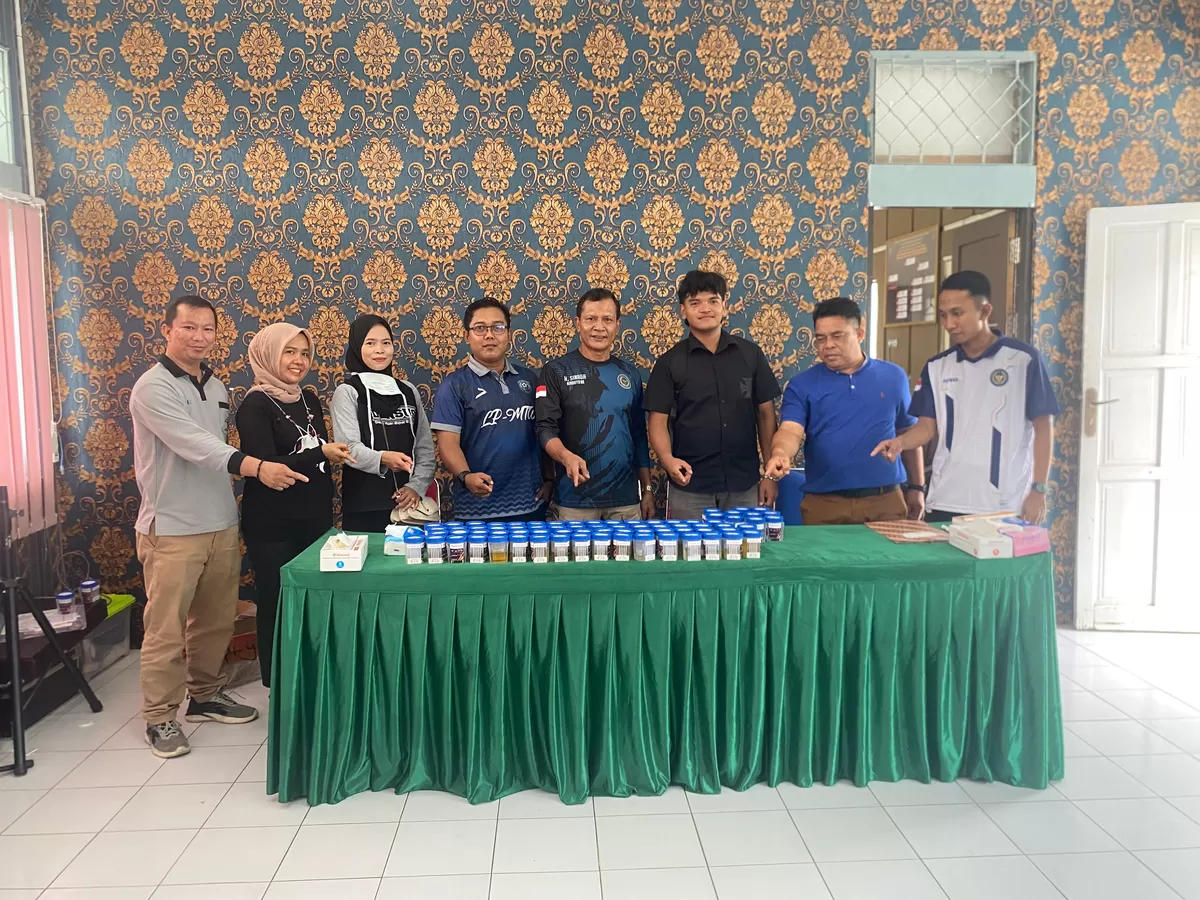 Kalapas Muara Teweh dan Jajaran Saat Kegiatan Tes Urine