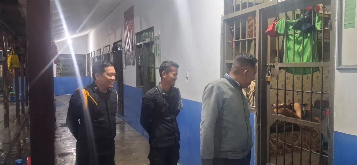 Kalapas Gunungtua Saat Kontrol Blok Hunian WBP